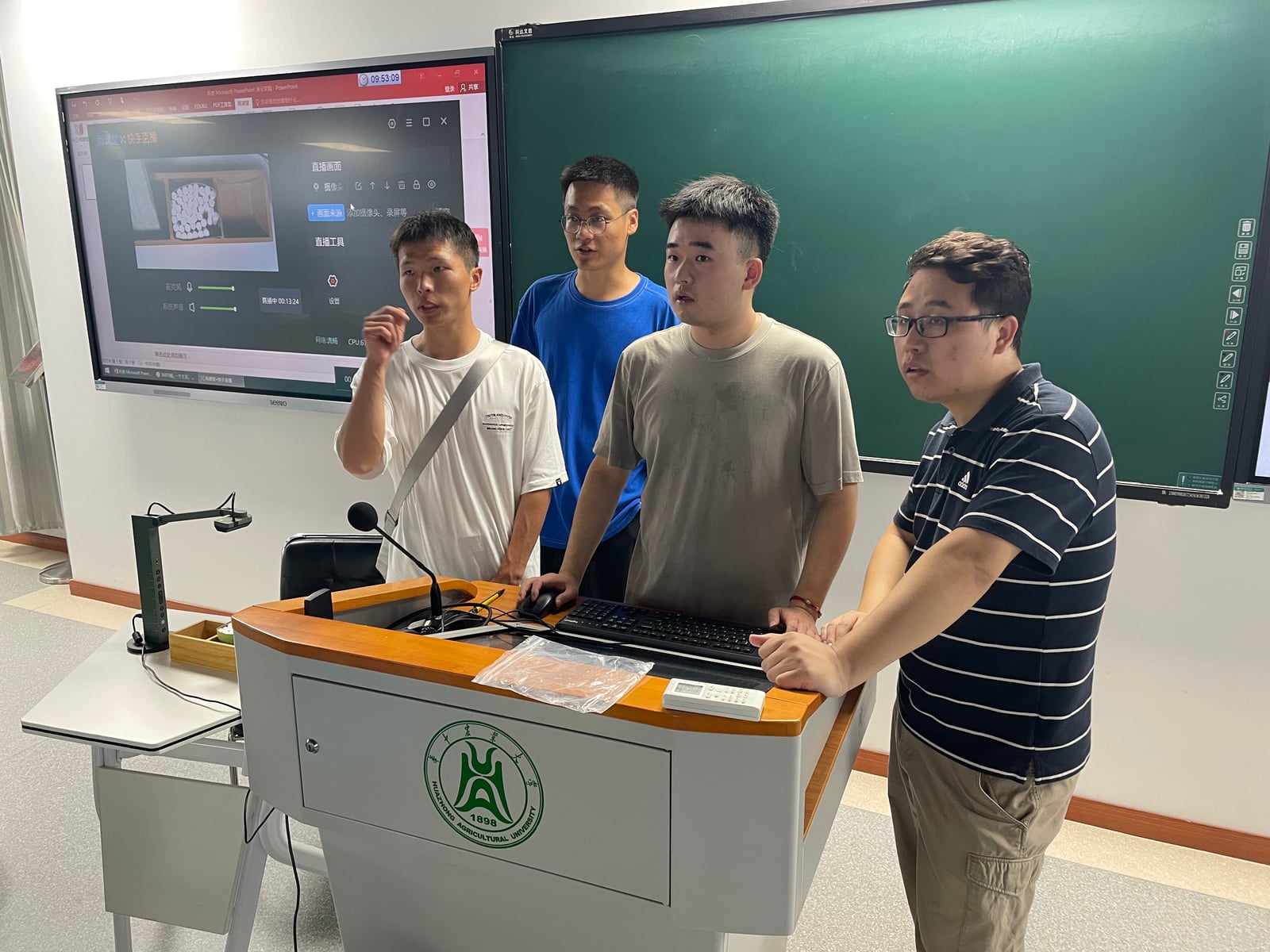 Classroom demonstration during the 2023 visit to China.